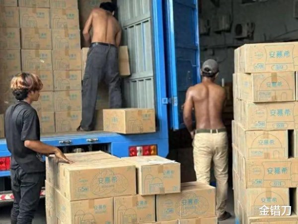 哪里有股票配资 美国版东鹏特饮: 年入300亿, 却被中国正主暴揍!